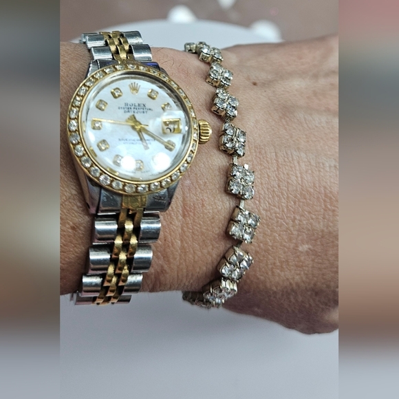 🌟Elegant  Silver Bracelet With Sparkling Princess Cut Crystal Rhinestones🌟 - Picture 11 of 11